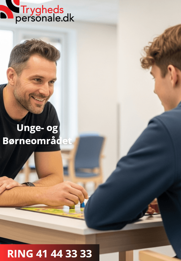 Professionel psykiatrisk vikar i varm samtale med ældre borger - nærværende og forstående pleje